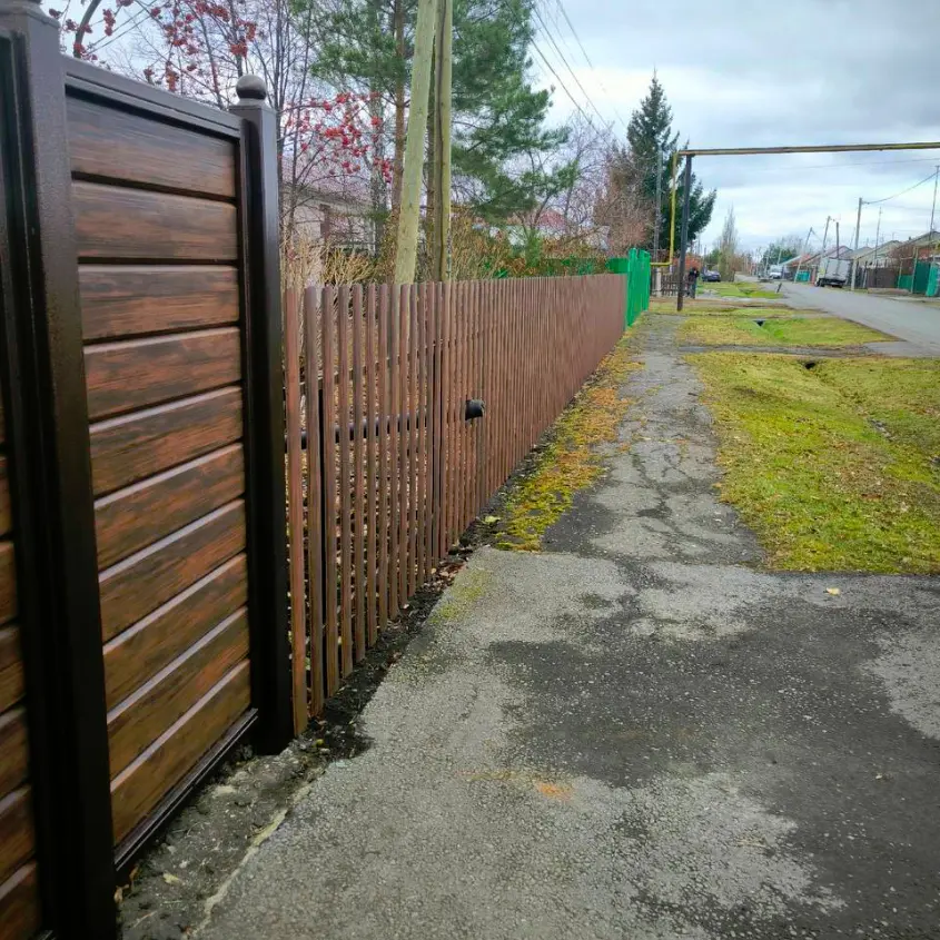 Фото 3 забор из металлосадинга Евро-Брус Античное Дерево 3D Принтек