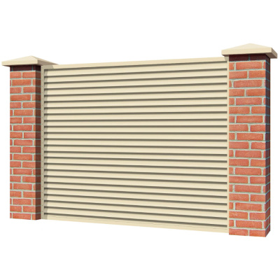 Секция забора жалюзи из ламелей Жалюзи ЭКО-Z RAL1015 Слоновая Кость с кирпичными столбами